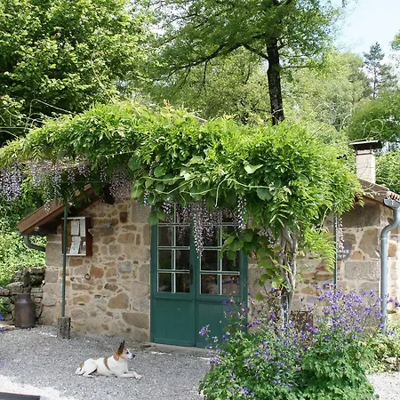 D'hotes Fleur De Lis Bed and breakfast 3*