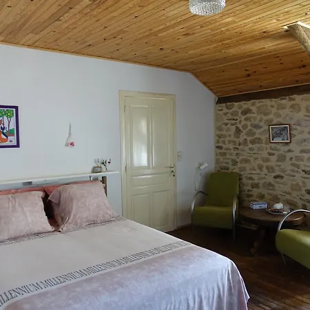 D'hotes Fleur De Lis Bed and Breakfast Lacam-dʼOurcet